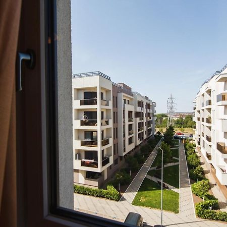Romantic Getaway At West Residence Oradea Buitenkant foto