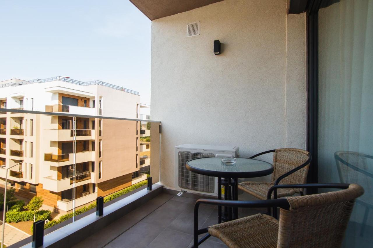 Romantic Getaway At West Residence Oradea Buitenkant foto