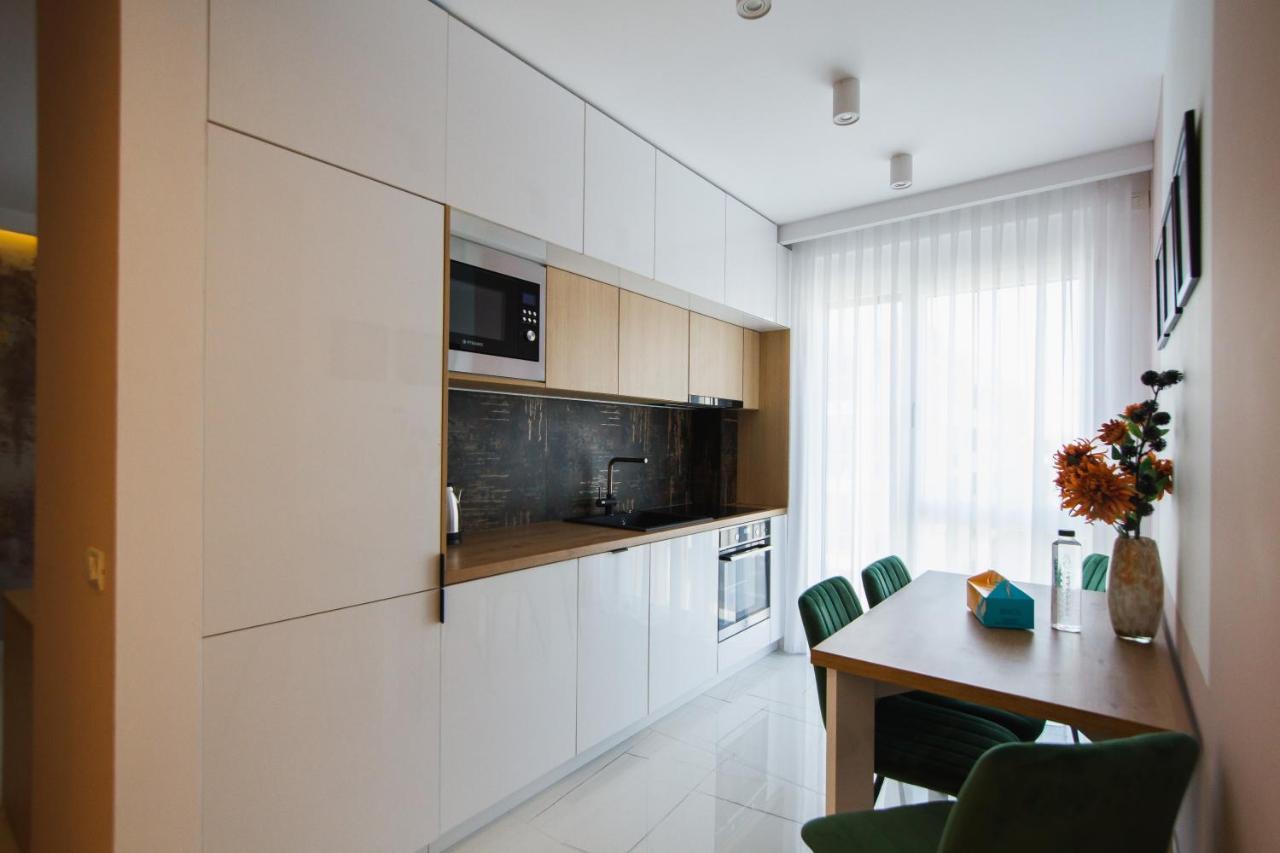Romantic Getaway At West Residence Oradea Buitenkant foto