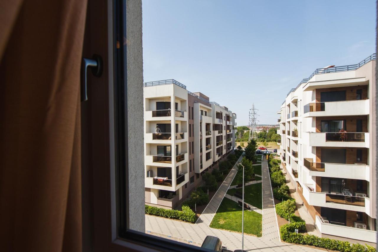 Romantic Getaway At West Residence Oradea Buitenkant foto