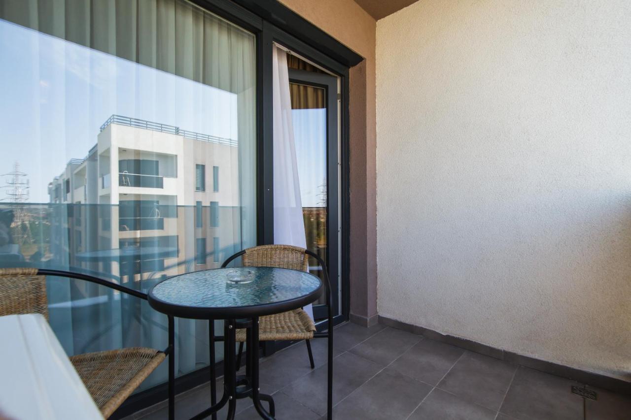 Romantic Getaway At West Residence Oradea Buitenkant foto